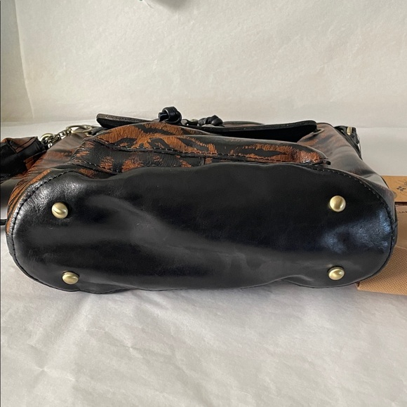 Patricia Nash Tiger Stripe Leather Crossbody Bag - Picture 11 of 16